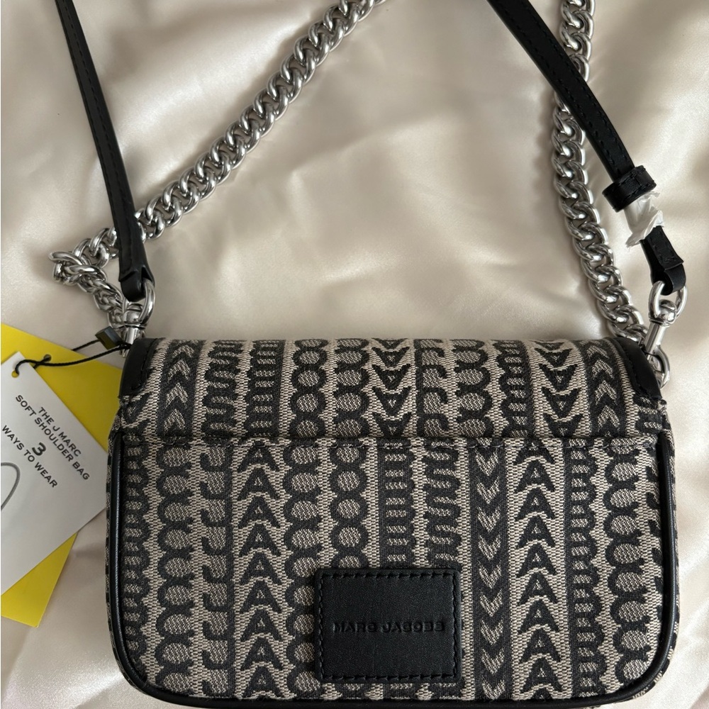 🎉 Marc Jacobs Monogram Black and Cream Crossbody Bag - Picture 11 of 11